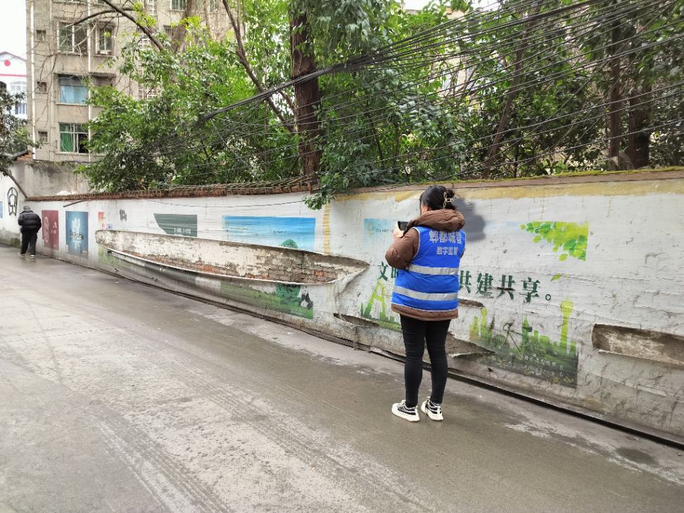 智慧城管助力城市“颜值”提升，临街广告安全隐患无处遁形
